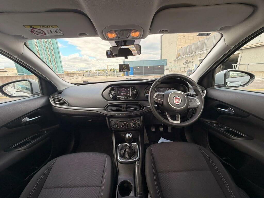 Fiat Tipo 1.4 T-jet 120 Easy Plus Silver #17