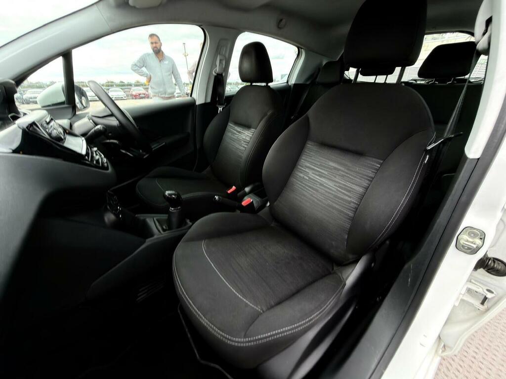 Peugeot 208 1.2 Vti Active White #22