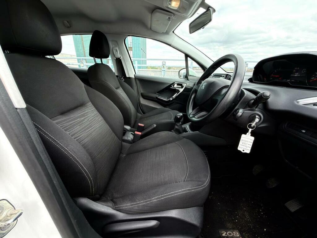 Peugeot 208 1.2 Vti Active White #21