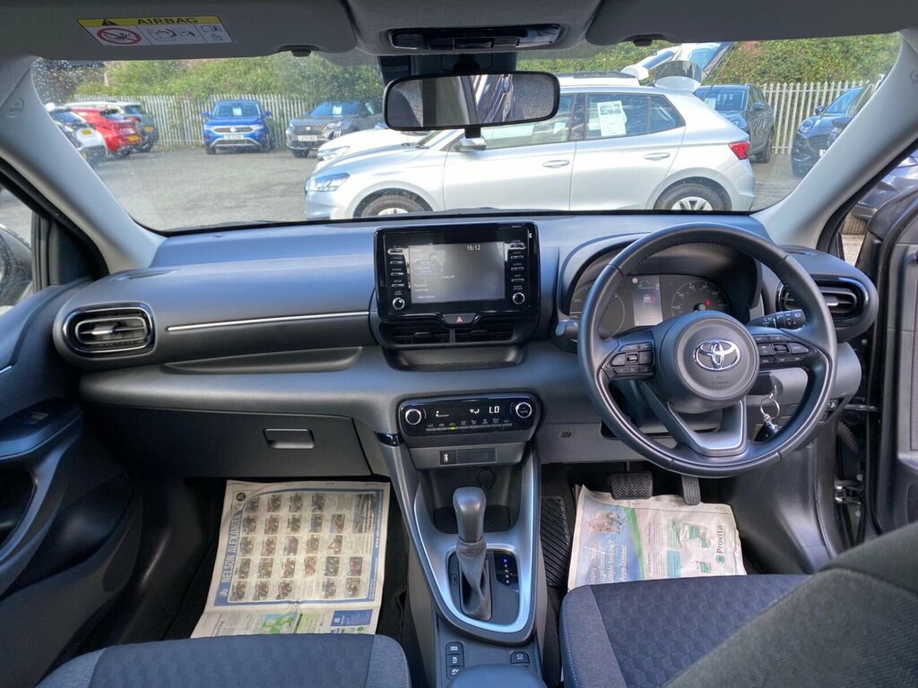 Toyota Yaris Dynamic White #29