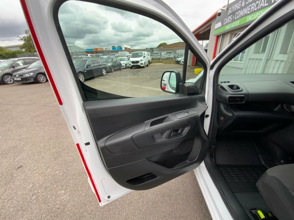 Vauxhall Combo 1.5L Pro White #6