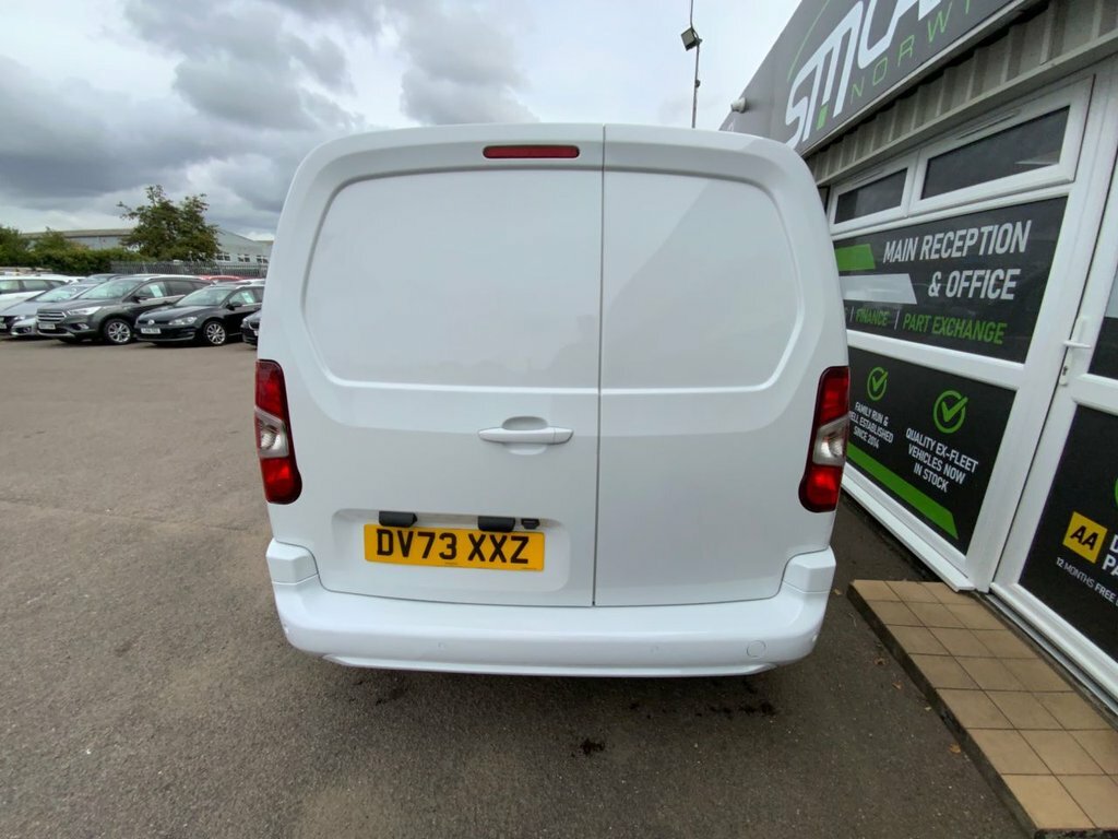 Vauxhall Combo Turbo D 2300 Prime White #8