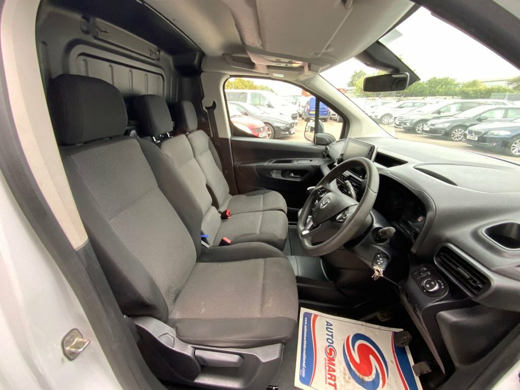 Vauxhall Combo Turbo D 2300 Prime White #18
