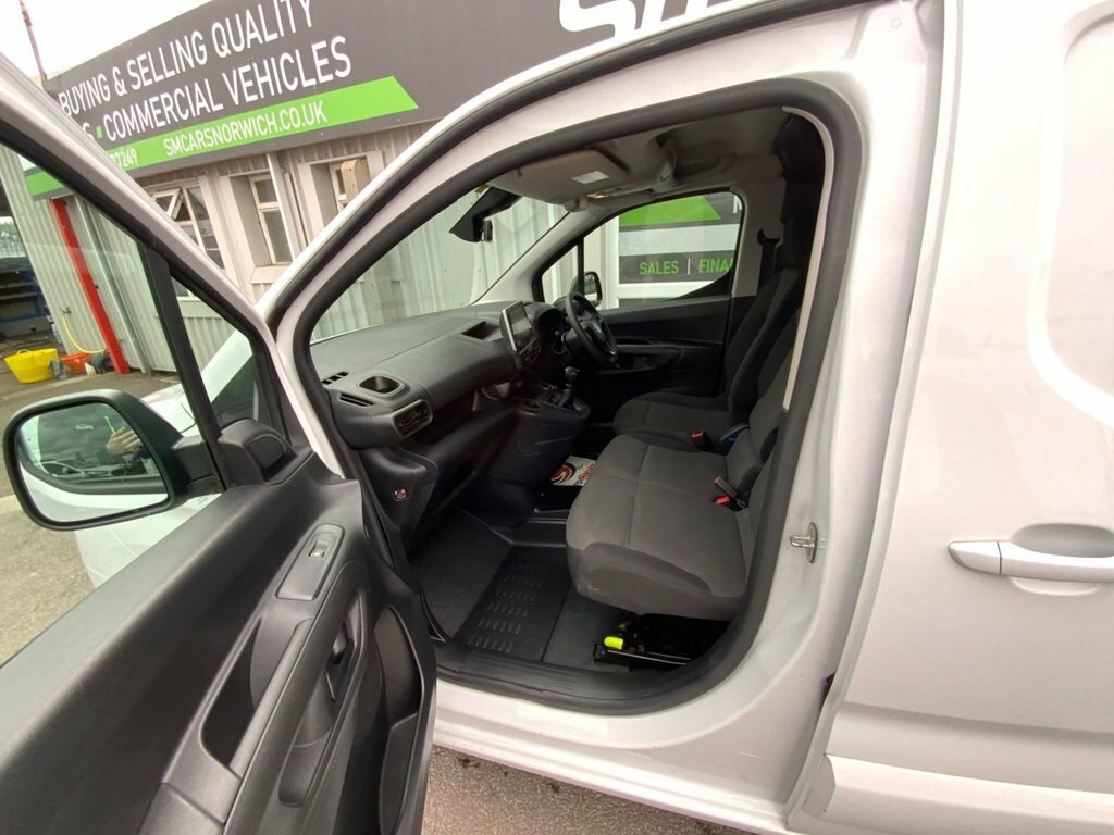 Vauxhall Combo 1.5L Pro White #5