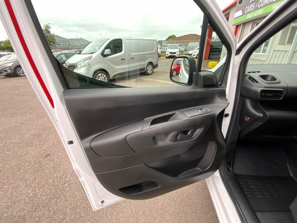 Peugeot Partner 1.5L Asphalt White #4
