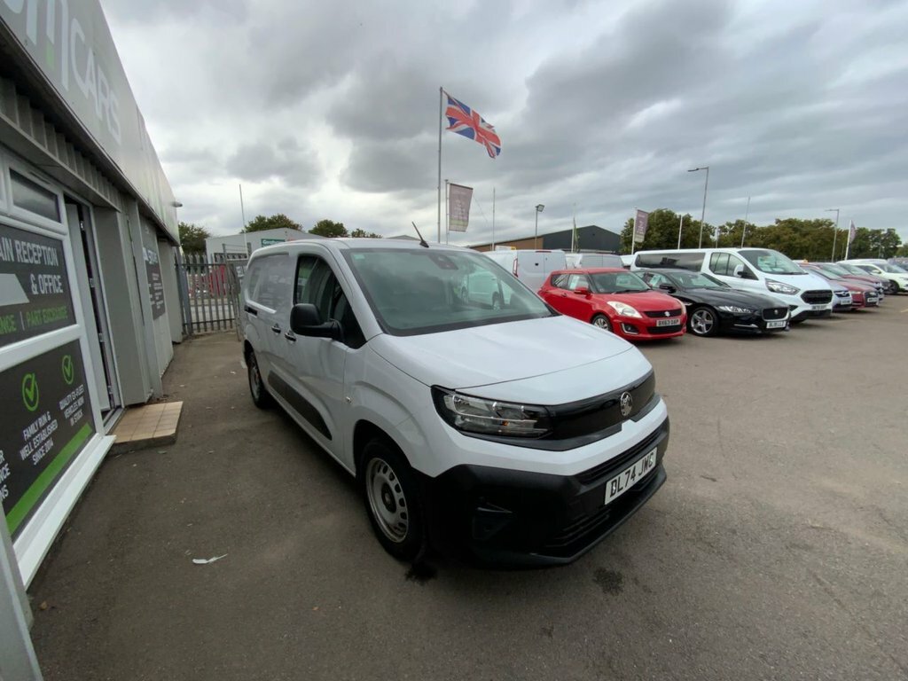 Vauxhall Combo 1.5L Prime 6Dr White #2