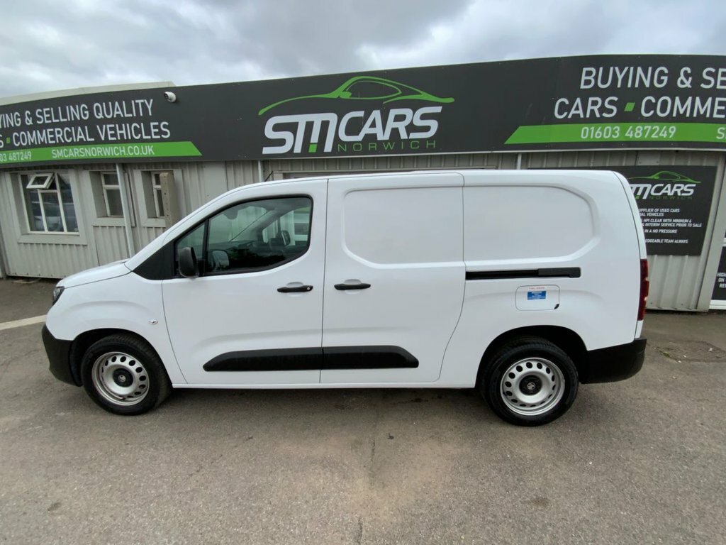 Vauxhall Combo 1.5L Prime 6Dr White #6