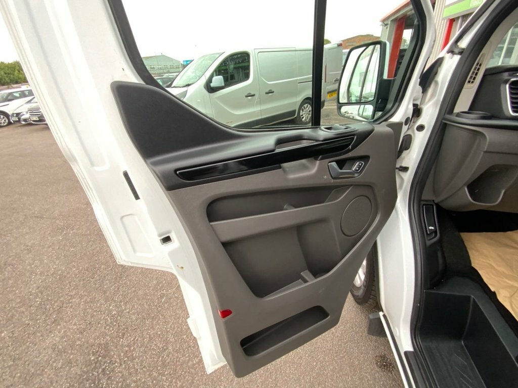 Ford Transit Custom 2L Limited MA72AYK White #4