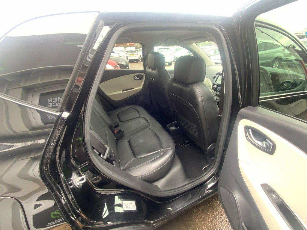 Renault Captur 0.9 Dynamique S Nav Tce 90 Bhp Black #13