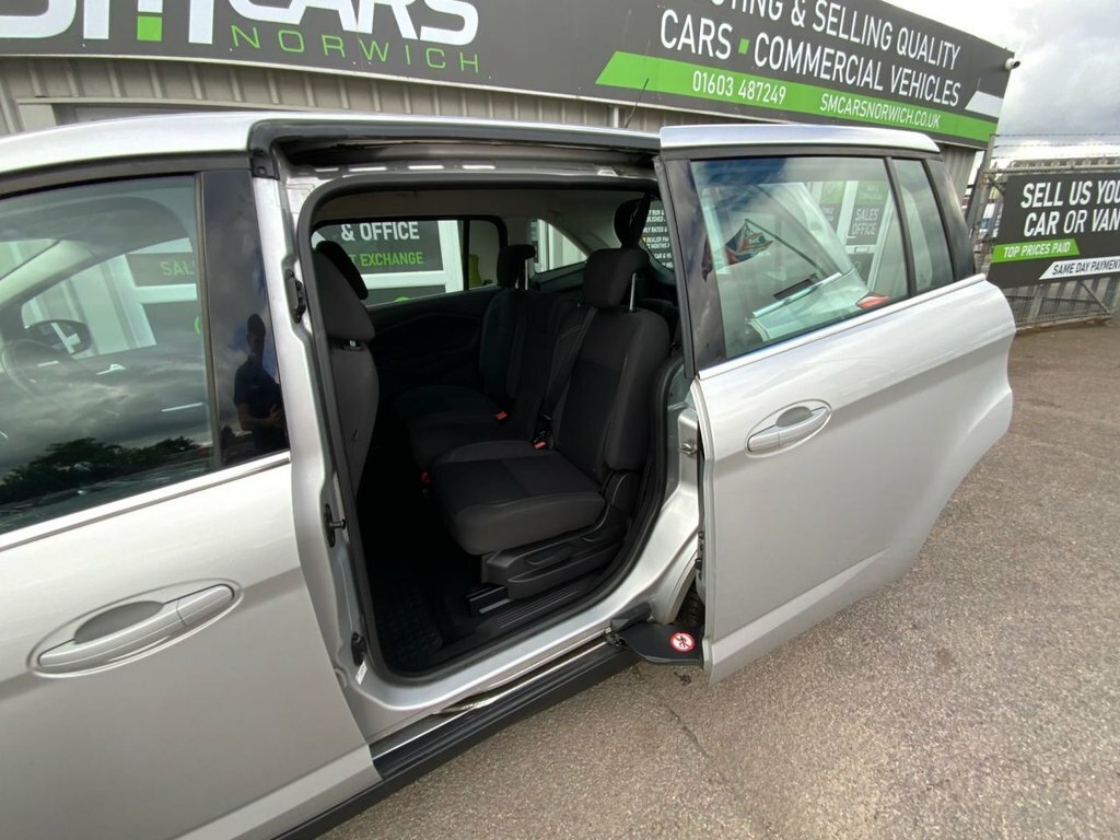 Ford Grand C-Max Grand Zetec Tdci Black #11