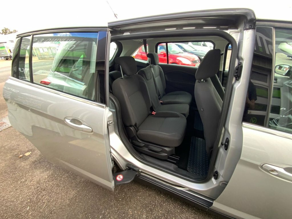 Ford Grand C-Max Grand Zetec Tdci Black #13
