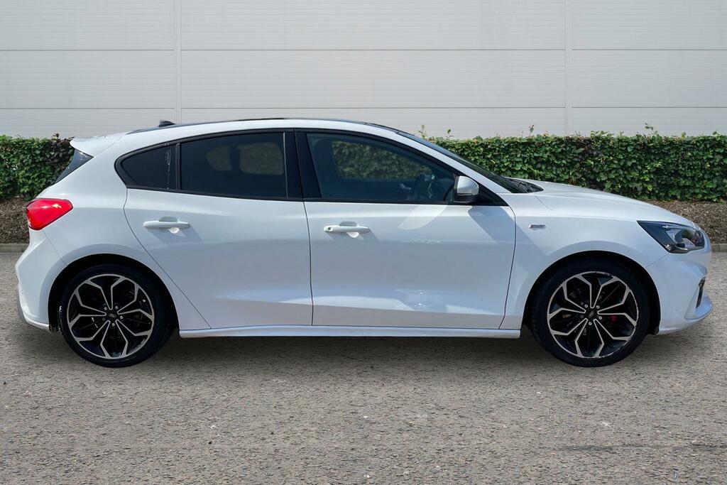 Ford Focus Ford Focus Hatchback 1.0 Ecoboost 125 St-line X WA19UNK White #3