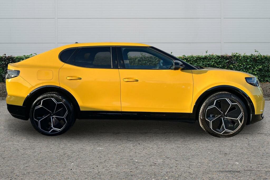 Ford Capri Ford Capri Estate 250Kw Premium 79Kwh Awd Yellow #3