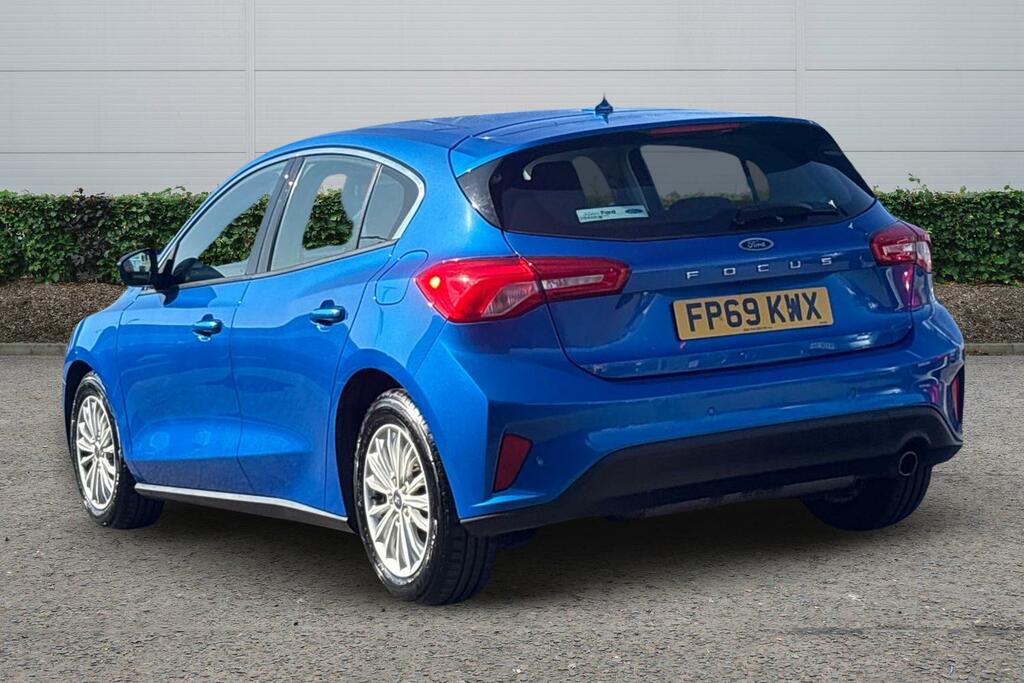 Ford Focus Ford Focus Hatchback 1.0 Ecoboost 125 Titanium FP69KWX Blue #2
