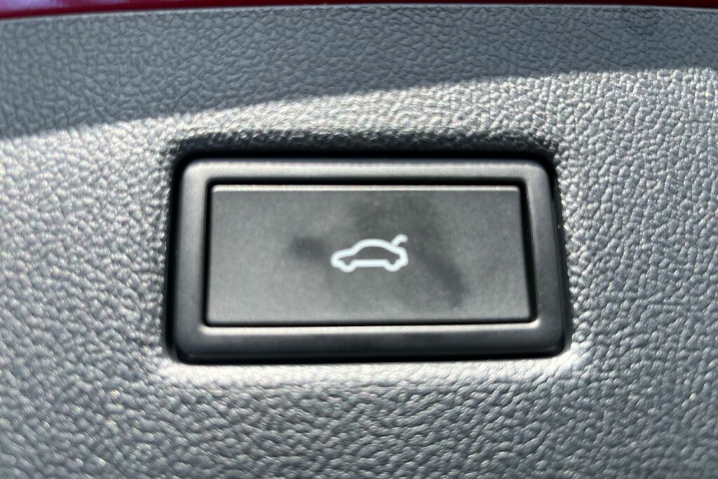 Ford Explorer 210Kw Select 77Kwh White #35