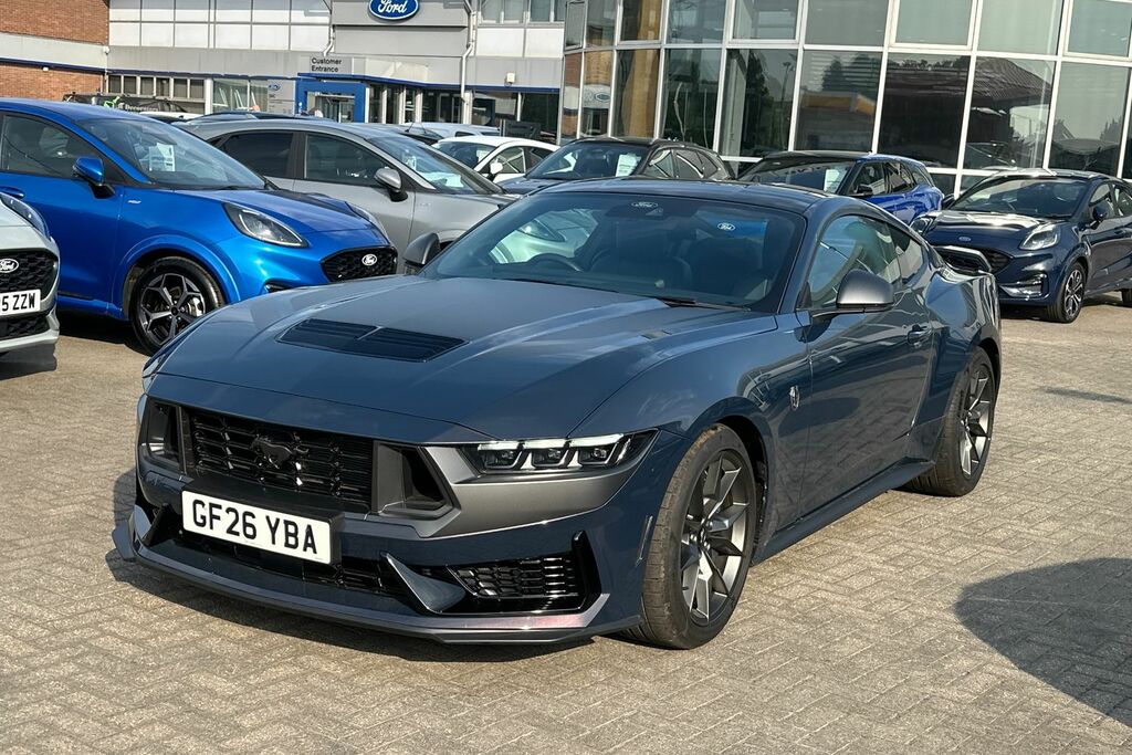 Ford Mustang V8 Dark Horse Black #38