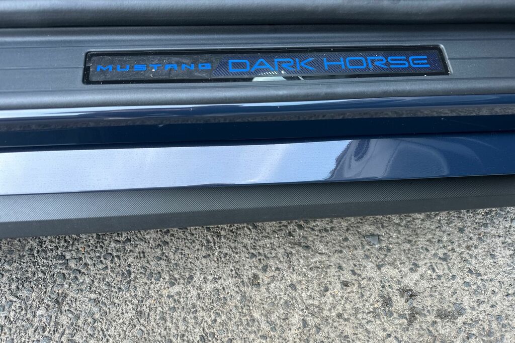 Ford Mustang V8 Dark Horse Black #28