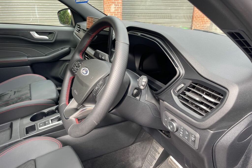 Ford Kuga St-line Black #31
