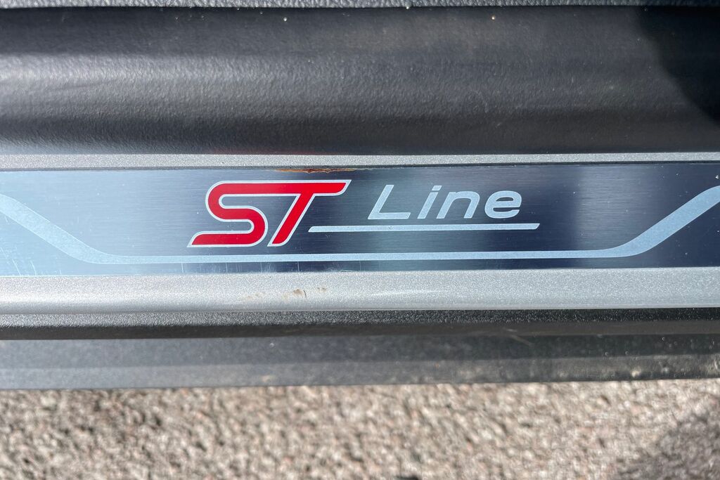 Ford Kuga St-line Black #28