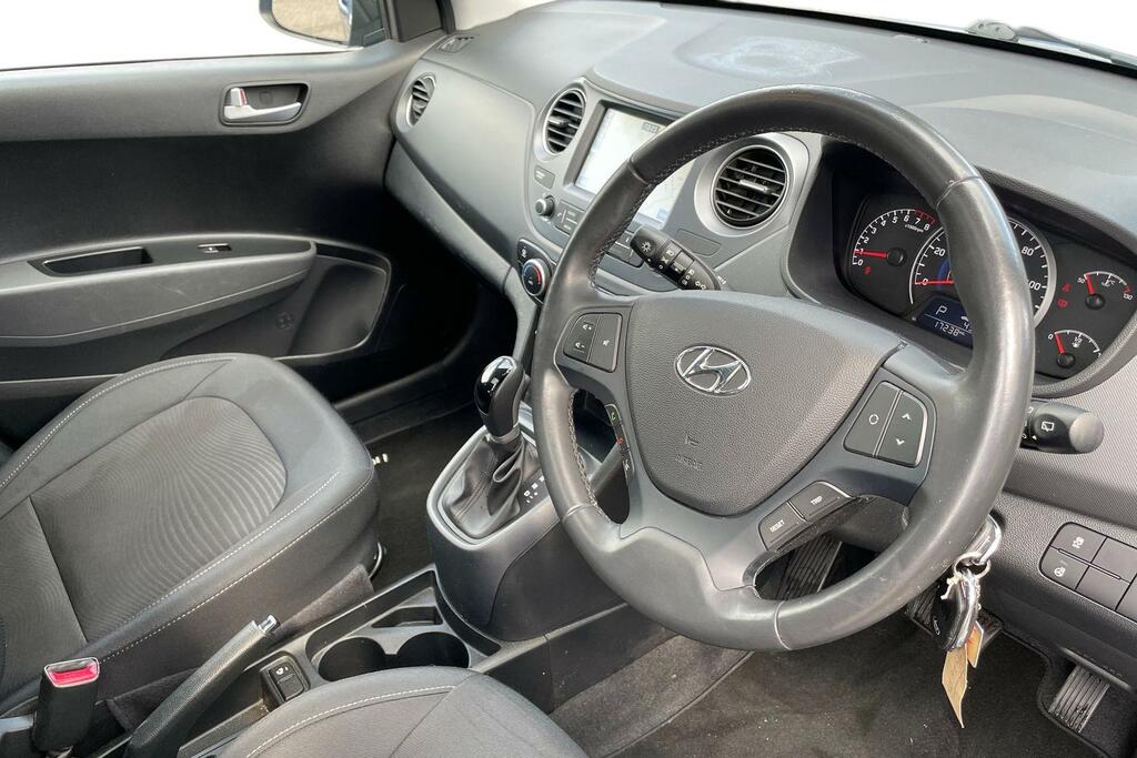 Hyundai I10 S White #8