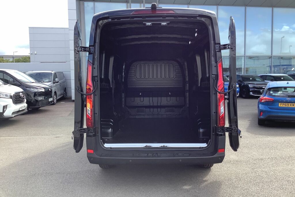 Maxus Deliver 9 Deliver 9 - 2026 26 White #17