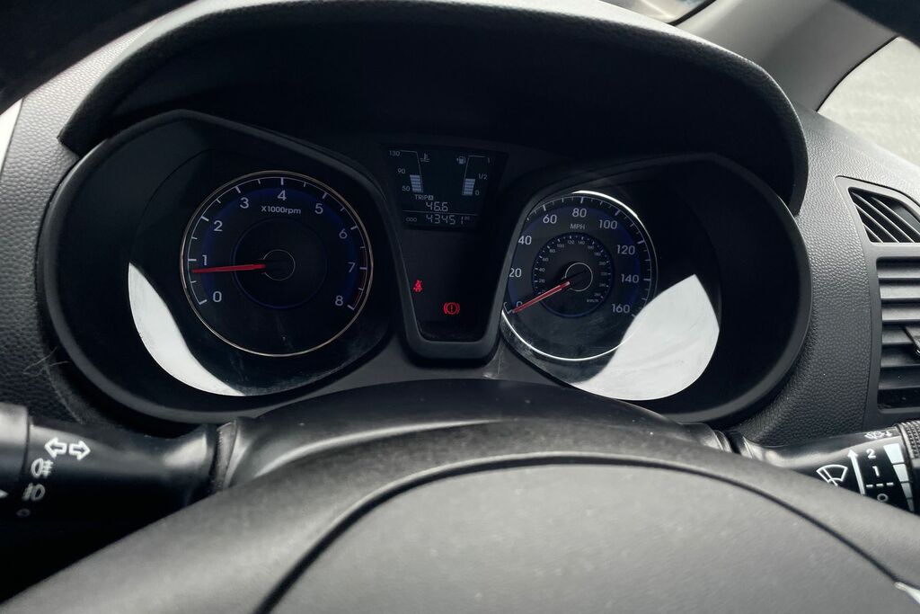 Hyundai Ix20  Red #13