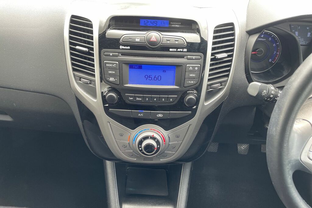 Hyundai Ix20  Red #10