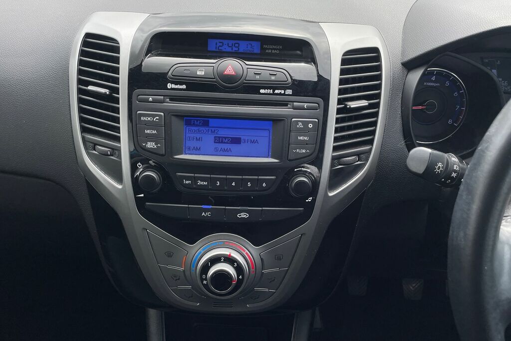 Hyundai Ix20  Red #11