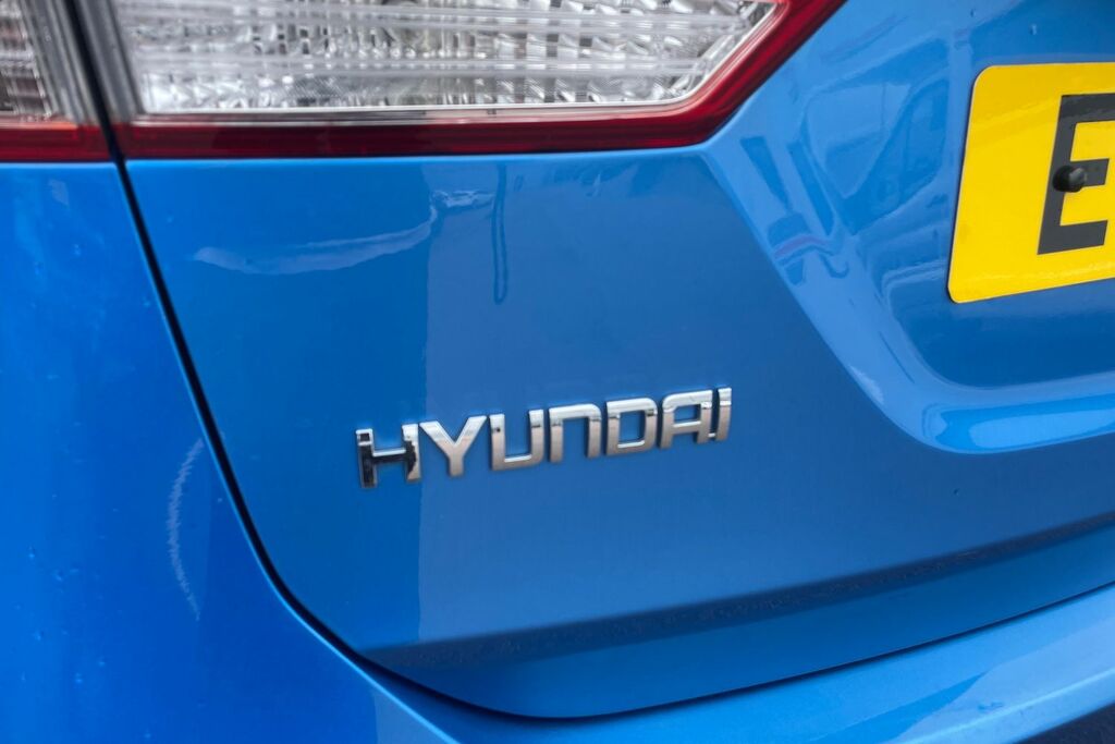 Hyundai Ix20  Red #24