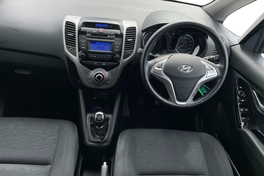 Hyundai Ix20  Red #9
