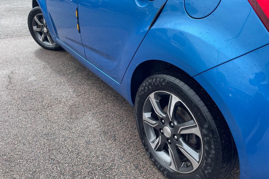 Hyundai Ix20  Red #40
