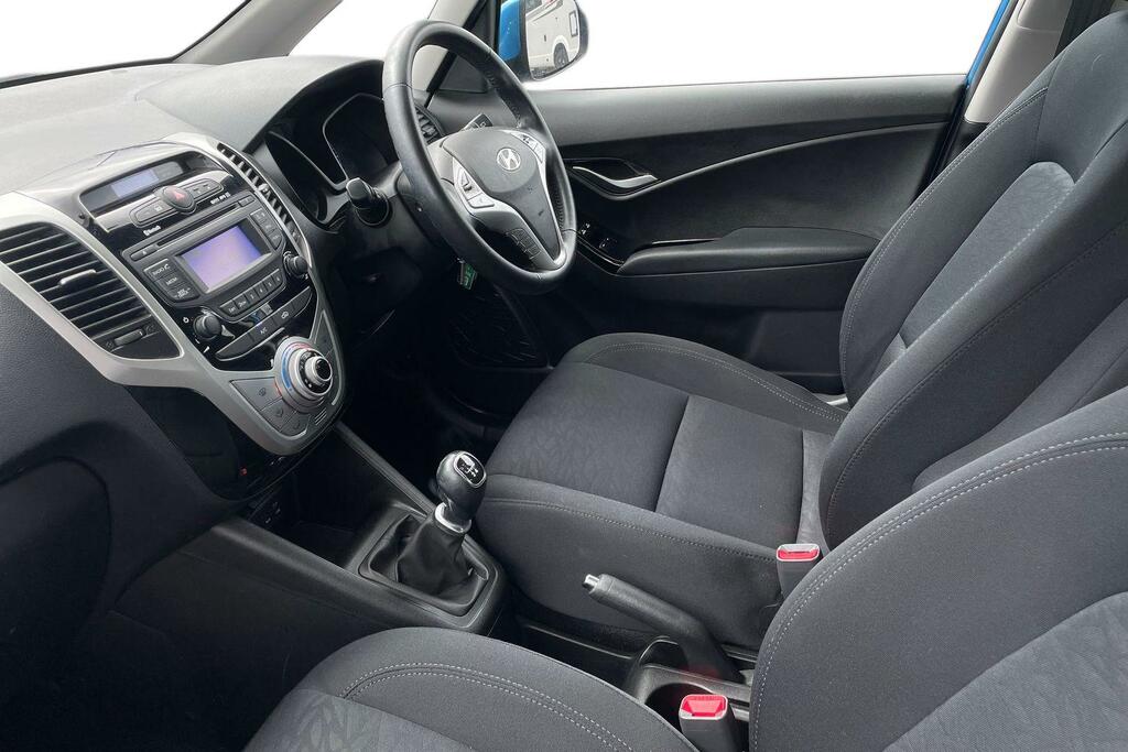 Hyundai Ix20  Red #7