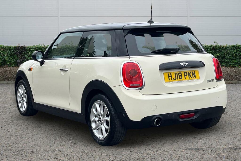 Mini Hatch Mini Hatchback 1.5 Cooper White #2