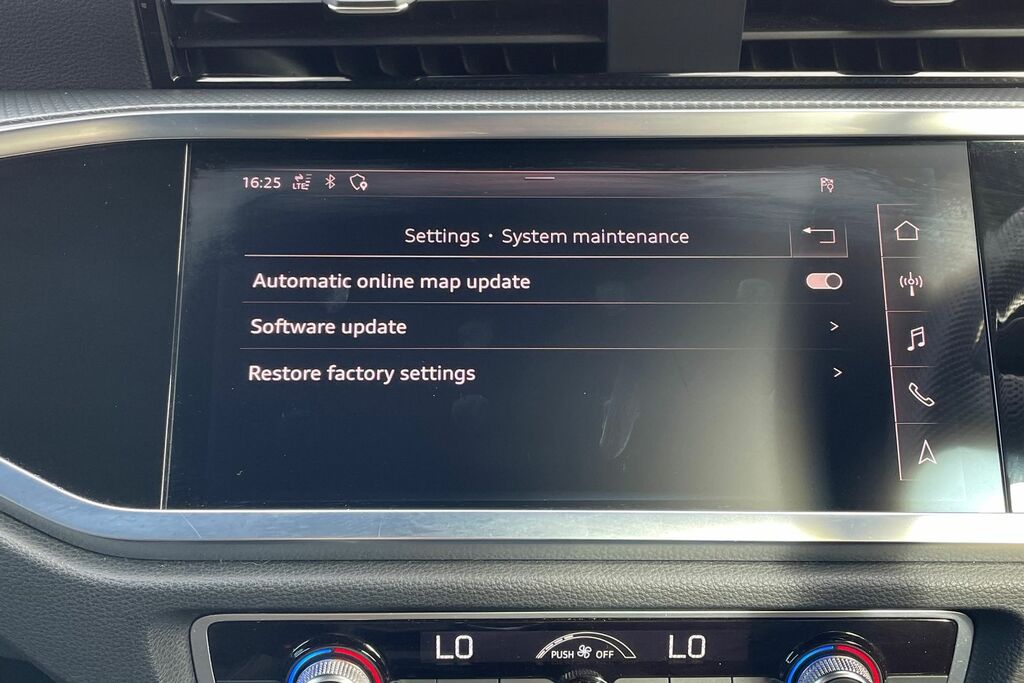 Audi Q3 35 Tfsi S Line White #43