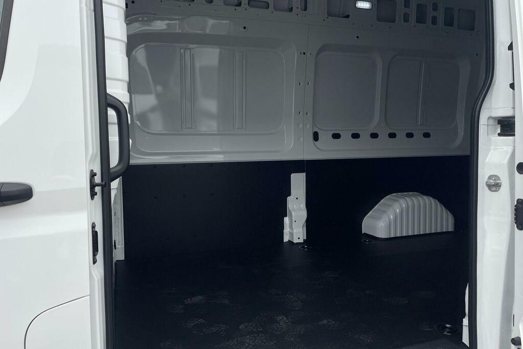 Maxus Deliver 9 2.0 D20 150 Extra High Roof Van White #12