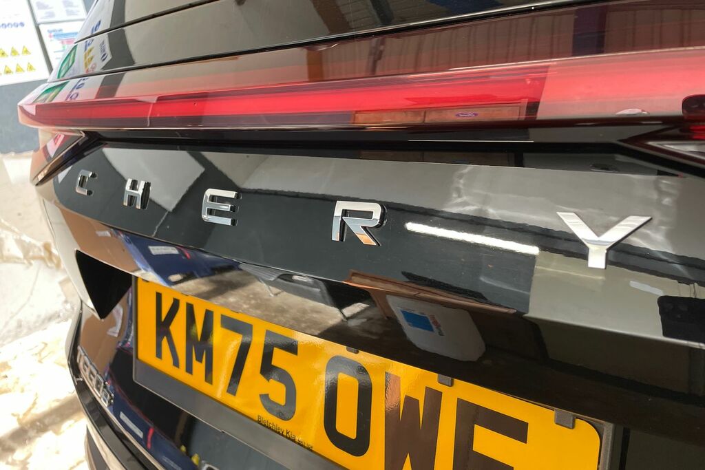 Chery Tiggo 8 1.5T Phev Summit Dht White #24
