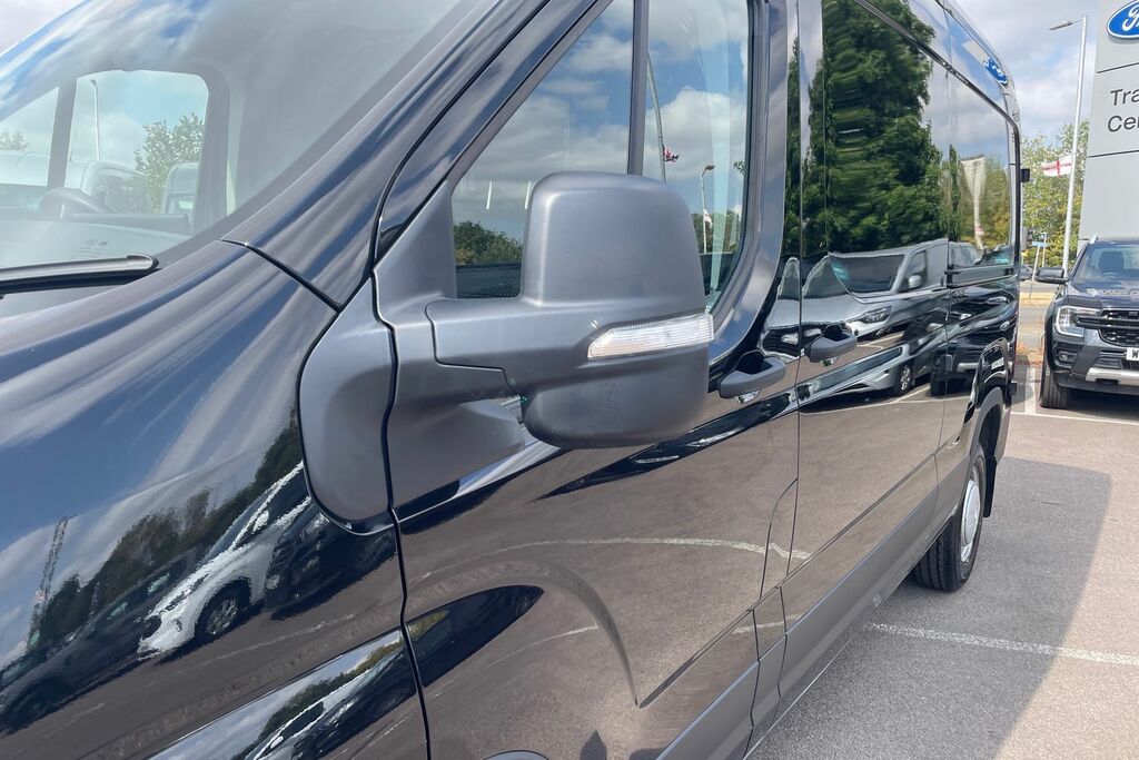 Maxus Deliver 9 Deliver 9 2.0 D20 Work Ready Luton Manu White #21