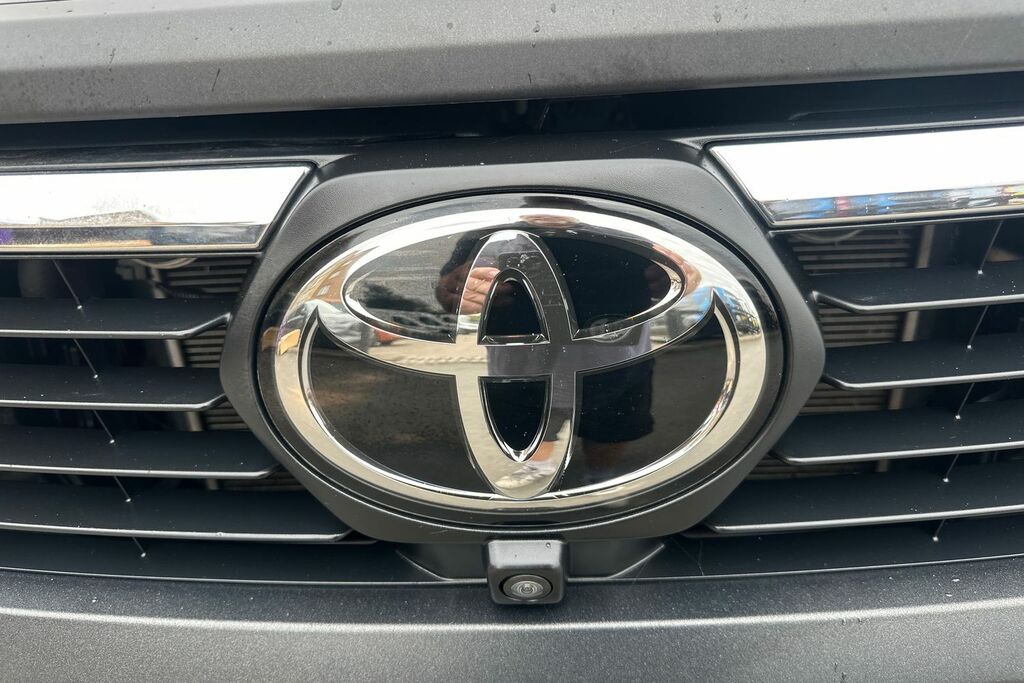 Toyota HILUX 2.4 D-4d Active Extra Pickup Extended Cab Dies Silver #18