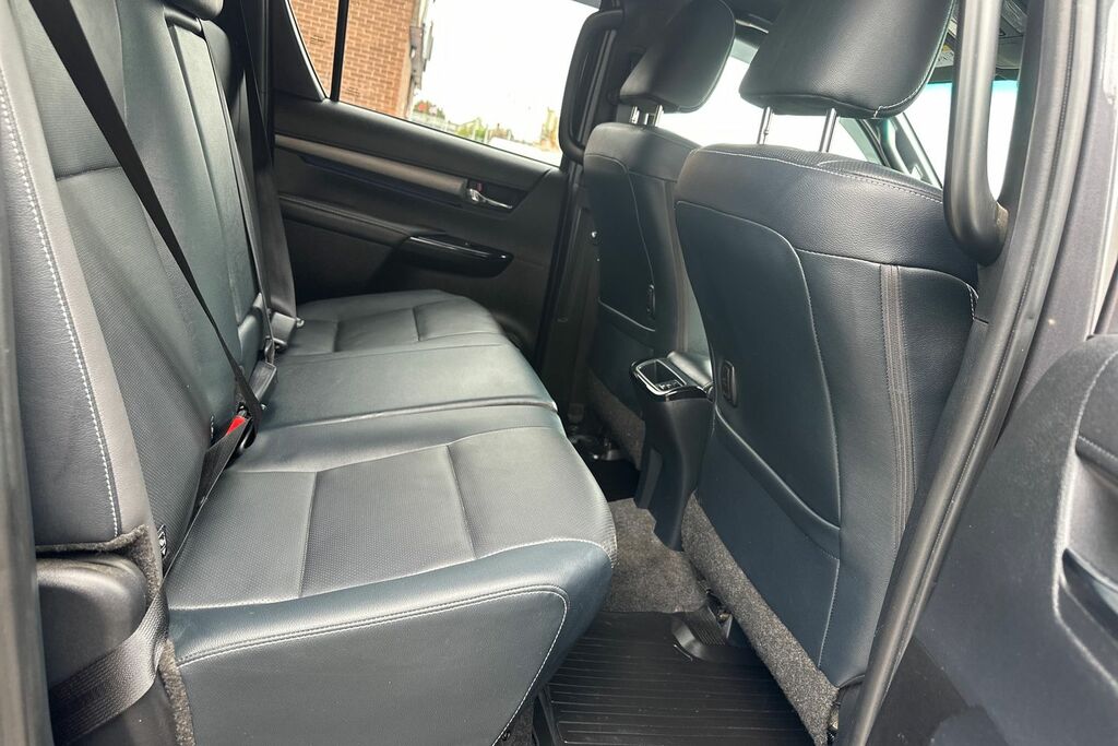 Toyota HILUX 2.4 D-4d Active Extra Pickup Extended Cab Dies Silver #26