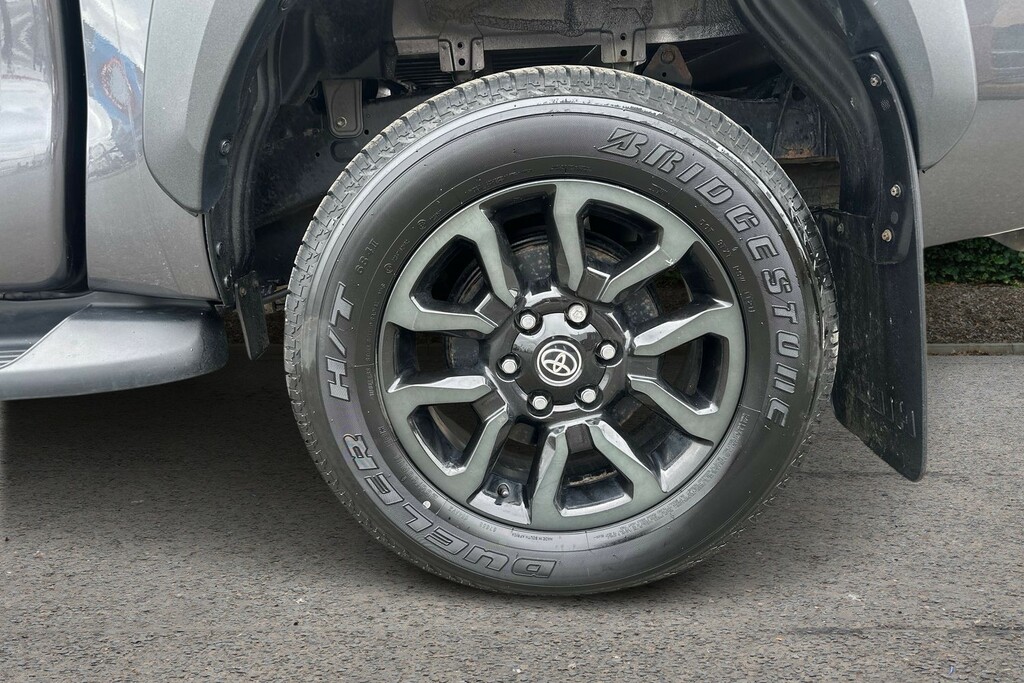 Toyota HILUX Toyota Hilux Invincible X Dcab Pick Up 2.8 Grey #6