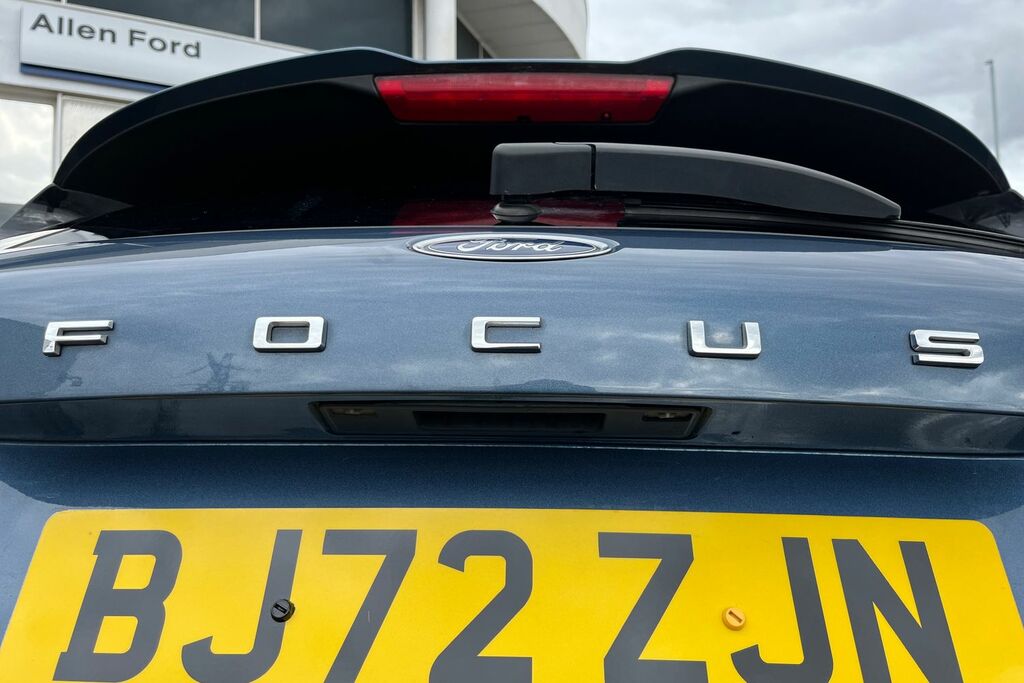 Ford Focus 1.0 Ecoboost Hybrid Mhev 155 St-line Vignale Blue #24