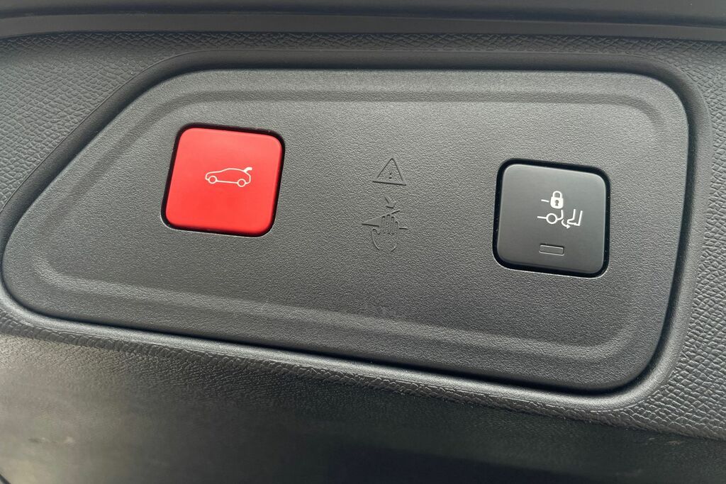 Peugeot 3008 Active Premium Black #33