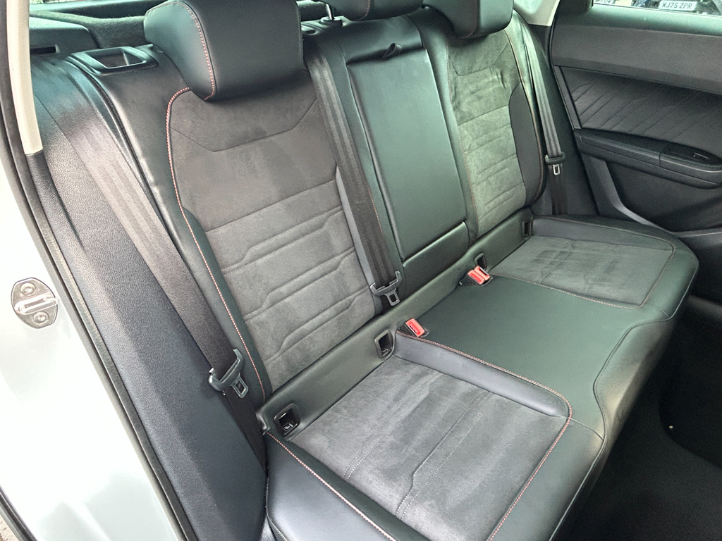 Seat Ateca 1.5 Tsi Evo Fr Black Edition Suv Dsg White #12