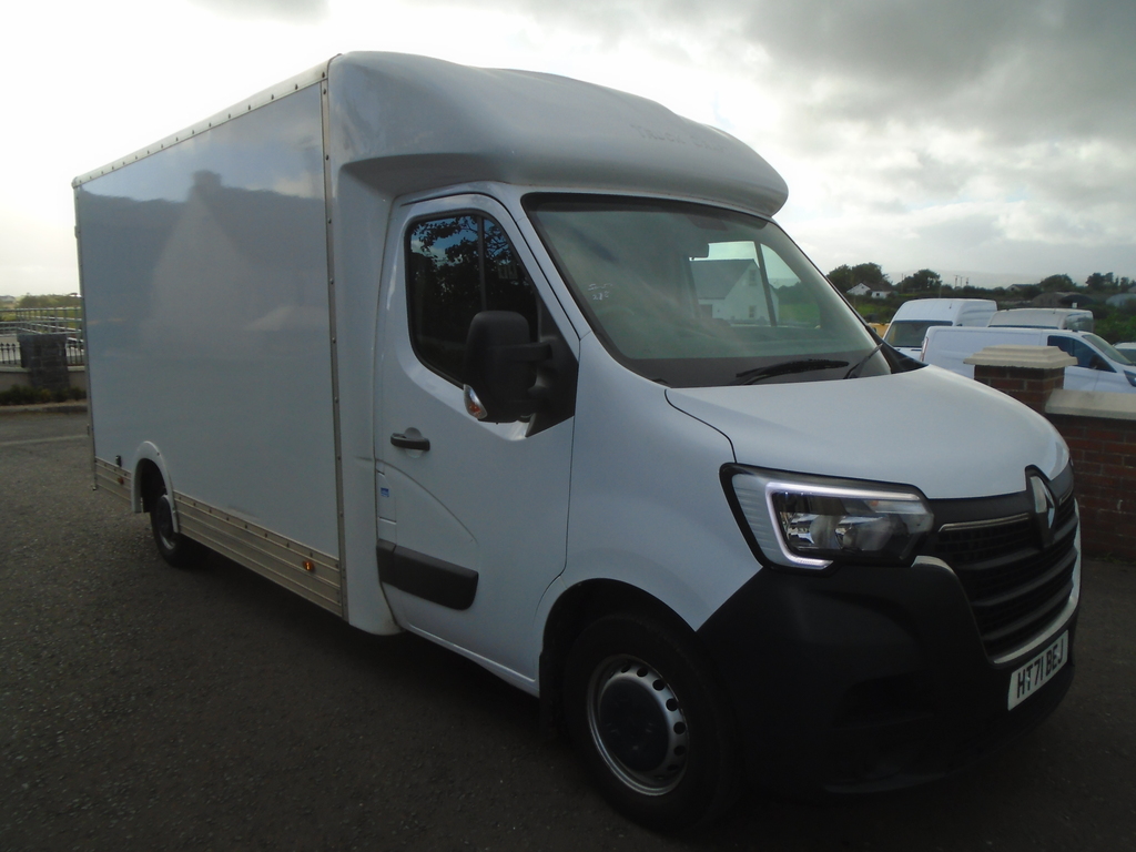 Renault Master Low Loader Luton 135Hp.