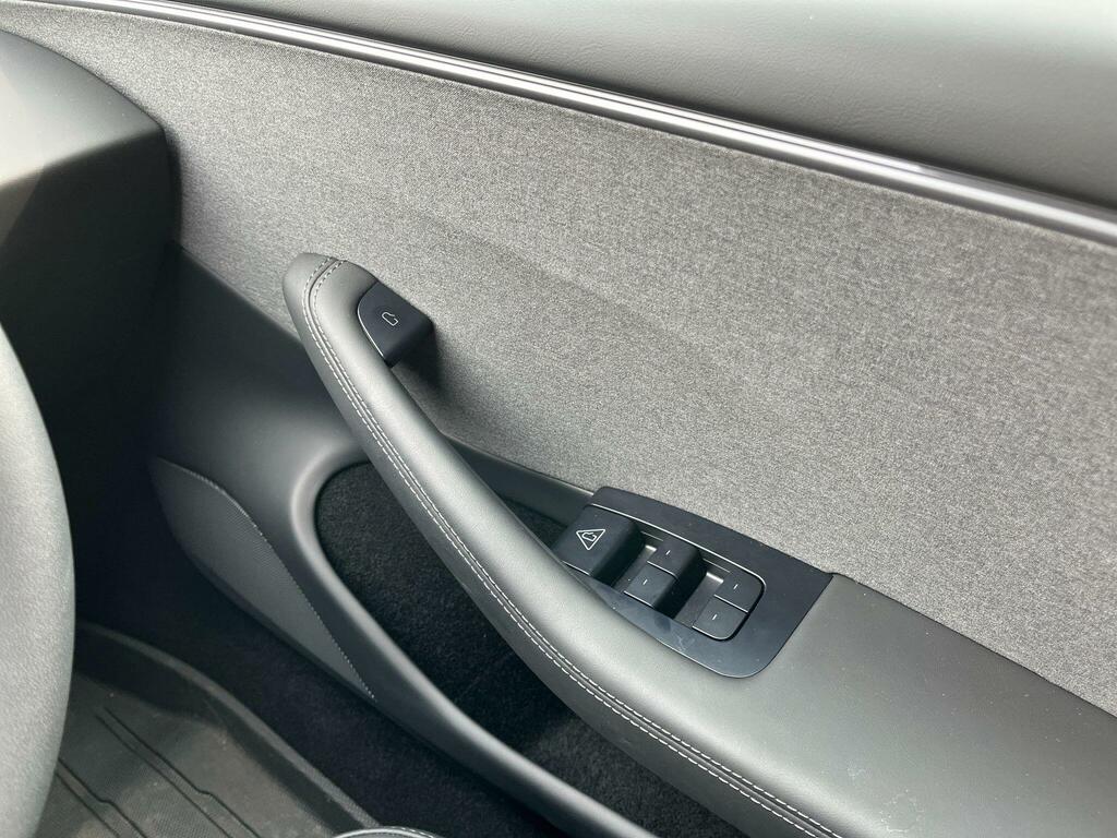 Tesla Model 3 2025 Long Range Saloon Rwd 235 Blue #38