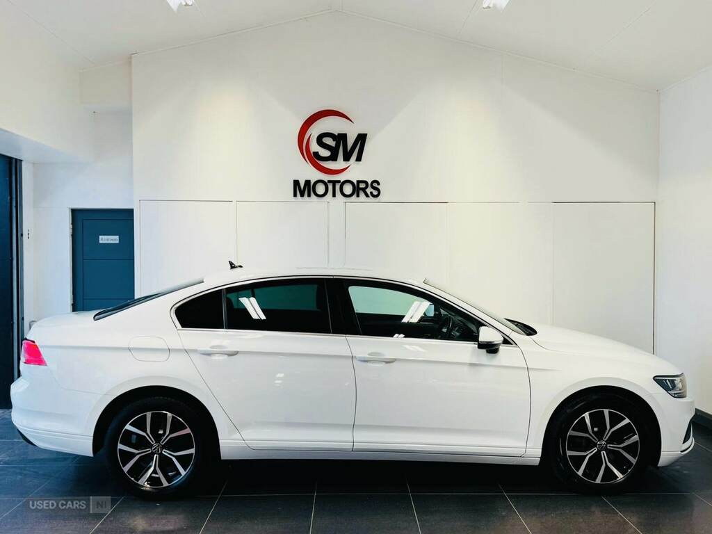 Volkswagen Passat 2.0 Tdi Evo Scr Sel Dsg White #5