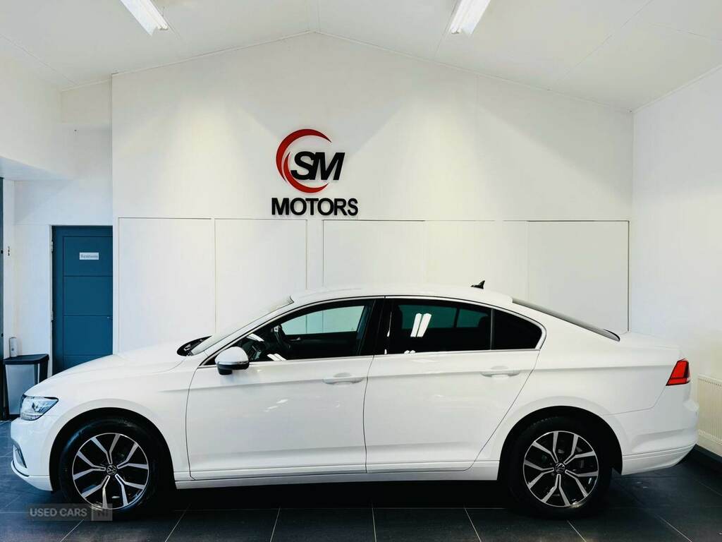 Volkswagen Passat 2.0 Tdi Evo Scr Sel Dsg White #3