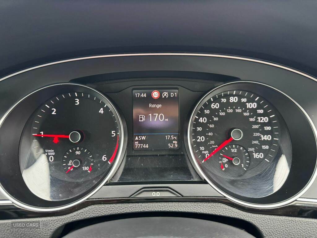 Volkswagen Passat Gte Grey #10