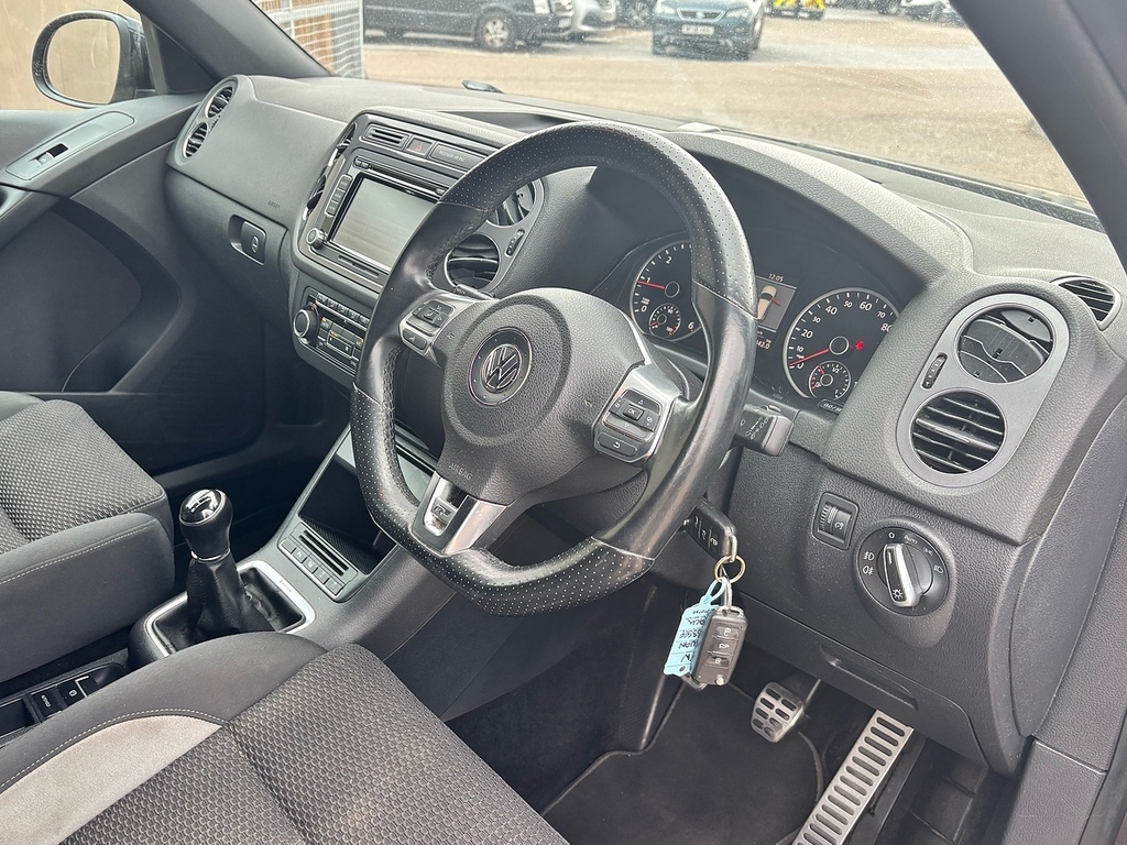 Volkswagen Tiguan Se Tdi Bluemotion Technology Black #18