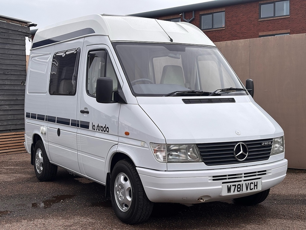Mercedes-Benz Sprinter Estate White